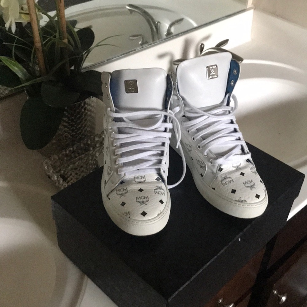 Black and white mcm(comes with dust bag).